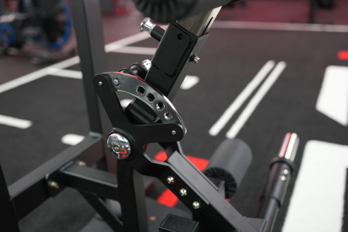 Тяга бедра стоя серии Peach Builder PB402 тренажер на свободных весах